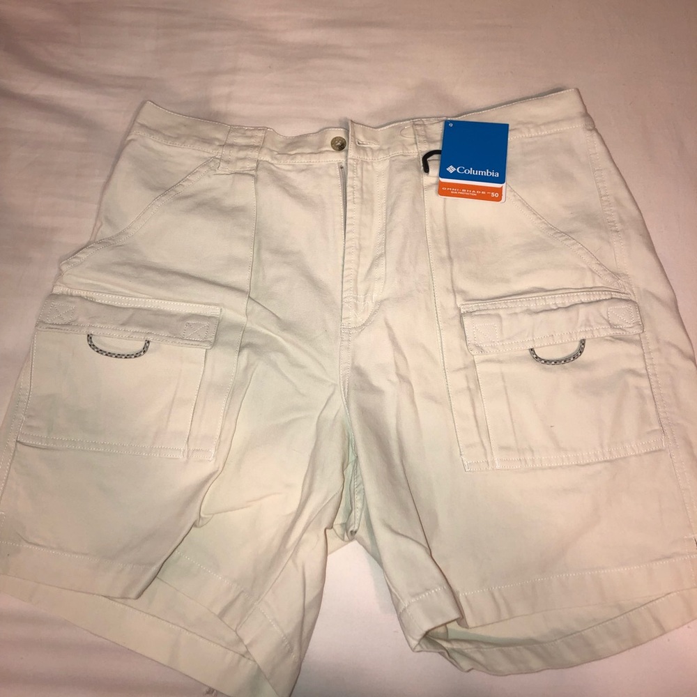 Khaki Columbia shorts